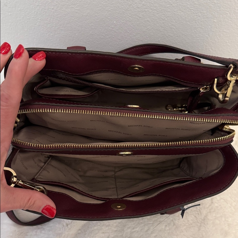 Michael Kors Savannah Satchel w/Crossbody Raspberry/Burgundy - Picture 6 of 6